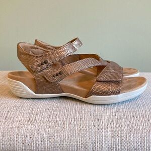 Halsa Denia Sandal: Women’s Size 9.5